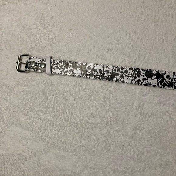 Medium Length Skull Belt - Picture 2 of 3